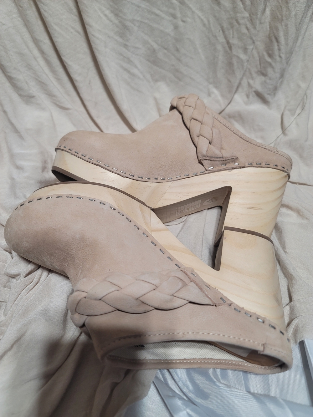 Dolce Vita Braided Leather Platform Clogs Nude Beige Suede Wood Heel EUC 8.5 - Picture 13 of 13